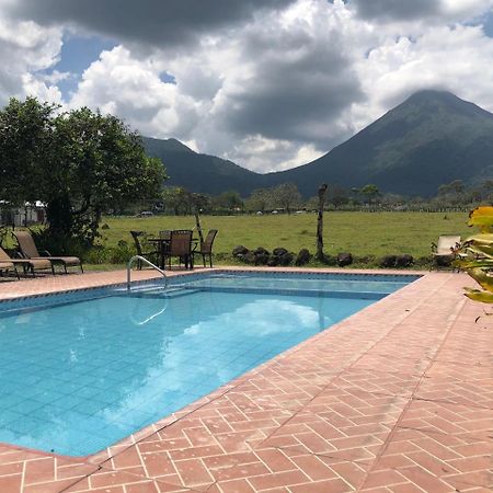 Hotel Villas Vista Arenal La Fortuna Buitenkant foto