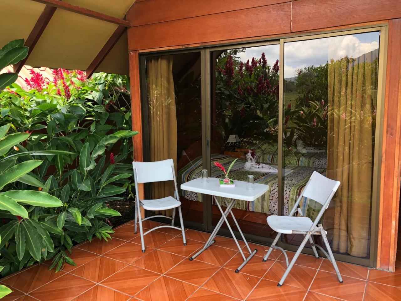Hotel Villas Vista Arenal La Fortuna Buitenkant foto
